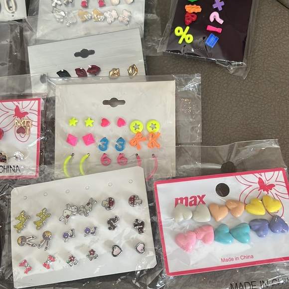 Lot of funky fancy earrings brand new - Picture 7 of 7